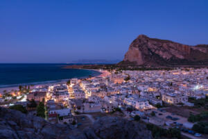 Vista notturna di San Vito Lo Capo